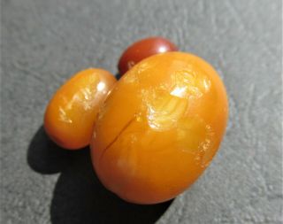 Antique Natural Butterscotch Egg Yolk Baltic Amber Beads 5.  8g. 2