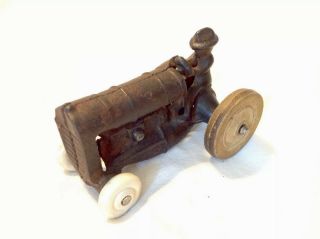Antique Vintage Arcade Cast Iron Regular Toy Tractor With Driver 273 - R