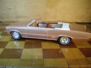 AMT 1:25 scale 5614 Pontiac GTO Tempest convertible really spray paint 4