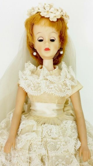 Vintage 1964 Madame Alexander Brenda Starr Bride Doll 4