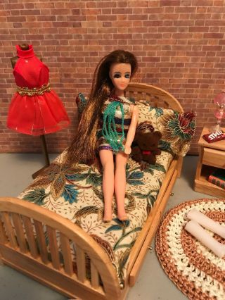 vintage topper dawn doll In her room 2