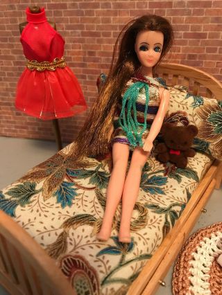 vintage topper dawn doll In her room 4