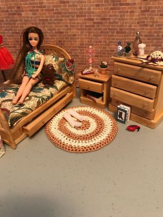 vintage topper dawn doll In her room 8