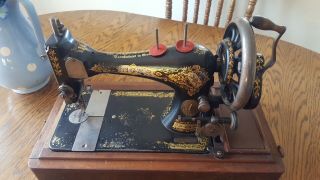 1896 Antique Singer 128k Hand Crank Sewing Machine With Coffin Top Case