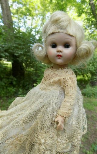 VINTAGE VOGUE GINNY DOLL BLONDE IN OLD LACE DRESS 8