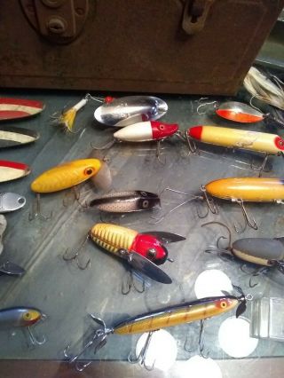 vintage tackle box full of lures 6
