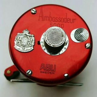 Abu Ambassadeur No 5000 Sweden Baitcasting Round Metal Reel - Red 2