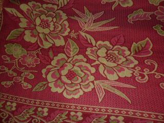 Vintage Bed Cover. ,  Bedspread.  Flowers,  Fringes On Two Sides.