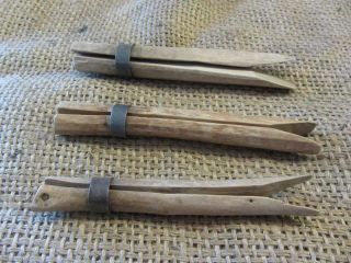 Rare Vintage Set Of 3 Wooden Clothespins Antique Old Laundry Clothes Pin 9692