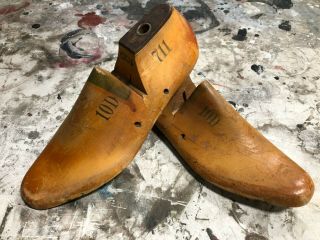 Leader " 711 D " Wood Shoe Lasts,  Pair,  Size 10