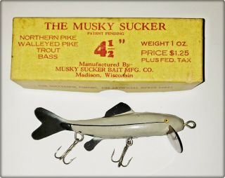 Toughest Size Musky Sucker Bait Mfg Co 4.  5 " Lure Wi 1940s