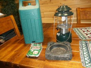 Coleman 288a700 Adjustable Two Mantle Lantern Dated 12/88 W/case