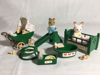 Calico Critters/sylvanian Families Vintage Nursery Crib Stroller Bath & Toys