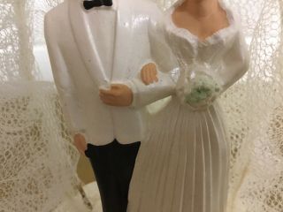 VINTAGE WEDDING CAKE TOPPER BRUNETTE BRIDE REDDISH BROWN HAIR GROOM MADE IN CA 5