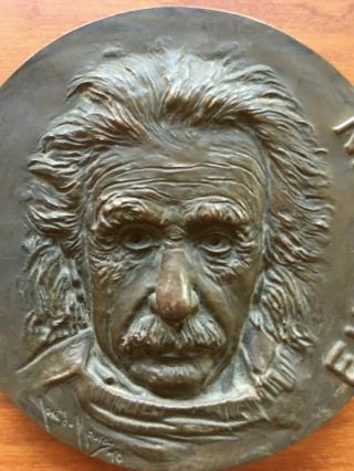 antique and rare bronze medal of Einstein,  made by José de Moura 2