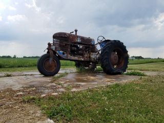 Antique Silver King Tractor Model 42 Standard Needs Restored