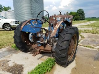 Antique Silver king tractor model 42 standard needs restored 5
