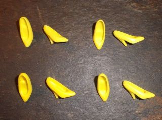 Barbie Doll Shoes A30 - 4 Pairs Of Vintage Basic Yellow Pumps