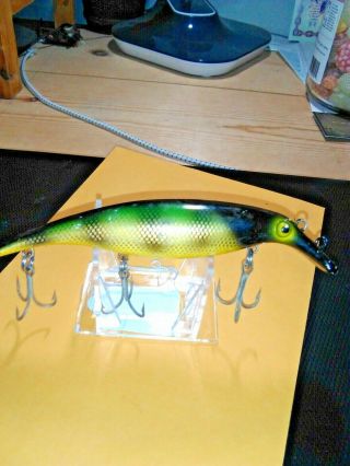 OLD LURE WE HAVE A BELIEVER LURE FOR PIKE AND LARGE FISH PERCH COLOR. 2