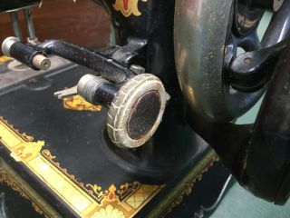 Rare Antique IDEAL Decorative Cast Iron Hand Crank Sewing Machine w/ Accessories 6