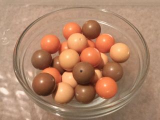 24 Olive,  Cream And Apricot 15mm Bakelite Loose Beads With Holes