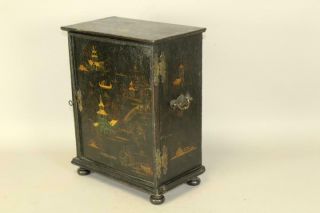 RARE 18TH C WILLIAM & MARY SPICE CHEST WITH ITS JAPANNED DECORATION 10