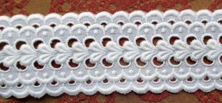 Vin Fabric Lace Swiss Cotton White For Bed Linens Dresses Sm.  Leaf Cut Work