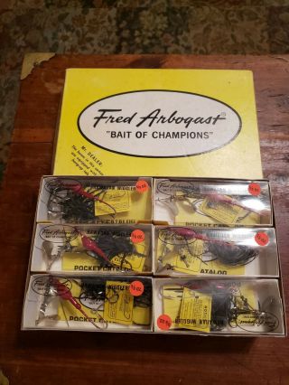 1 Doz.  Fred Arbogast - Hawaiin Wiggler Dealer Box Display Fishing Lure Tackle