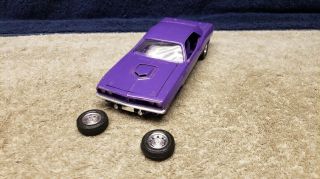 Vintage Hemi Cuda 1/25 Scale In Purple Build Up