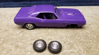 Vintage Hemi Cuda 1/25 Scale in Purple Build Up 4