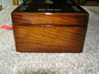 ANTIQUE VICTORIAN ROSEWOOD JEWELLERY/TRINKET BOX WITH MOP INLAY,  LOCK & KEY. 5
