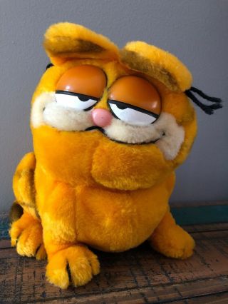 Vintage 9 " Garfield Dakin Plush Cat Stuffed Animal Toy Collectible 1981