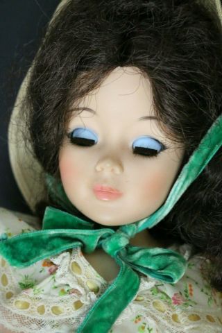 Vintage Madame Alexander Scarlett Portrait Doll,  21 IN,  Tagged Costume 7