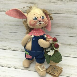 Vintage 1989 Annalee Rabbit With Strawberry Basket Farm Spring 10 "