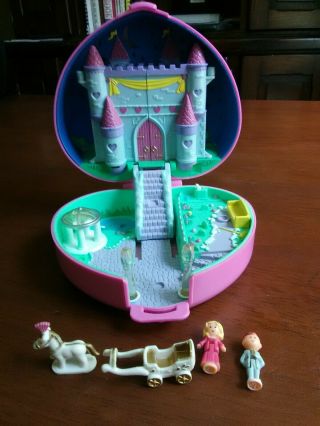 Polly Pocket Vintage Compact Castle With Figures Lights Up With Batteries Prince
