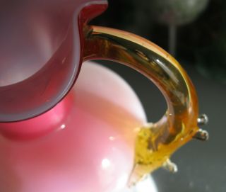GORGEOUS ANTIQUE VICTORIAN 1800 ' S CRANBERRY OPALESCENT GLASS GLASS EWER VASE 3