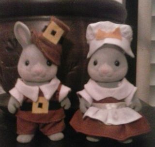 Calico Critters Sylvanian Families Babblebrook Rabbit Pair In Pilgrim Clothes