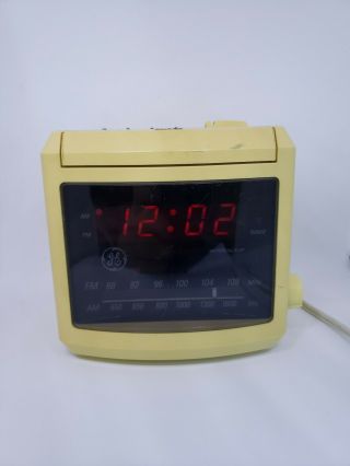General Electric Ge Am Fm Digital Clock Radio 7 - 4604 Wha White Cube Vintage Led