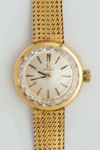 Vintage 1968 Omega 18k Yellow Gold Ladies Watch