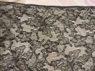 ANTIQUE VICTORIAN 19TH C BLACK SILK CHANTILLY LACE TRIM OLD STOCK 3