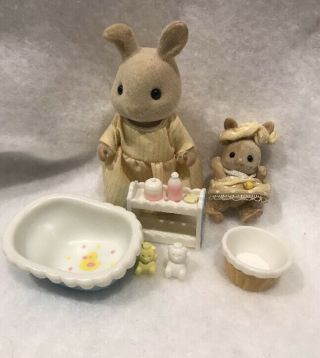 Sylvanian Families Baby Bath Time With Mother