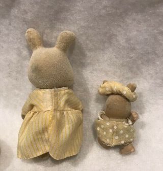 Sylvanian Families Baby Bath Time With Mother 4