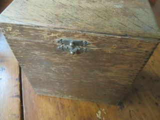 Antique Oak Camera Box With Dovetailing And Velvet Lining