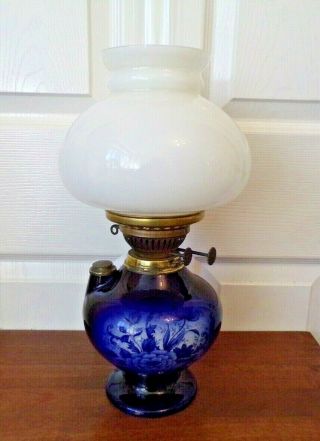 A Very Pretty Vintage Oil Lamp With Blue & White Glazed Base & Shade