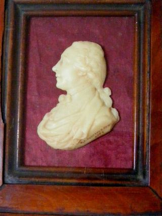 Antique Georgian Wax Portrait Miniature Of A Gentleman C1770