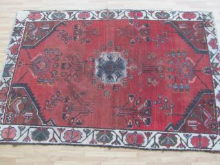 A Fine Old Handmade Zanjan Oriental Rug (145 X 100 Cm)