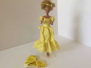 Vintage 1981 Magic Curl Barbie Doll Superstar W/ Outfit