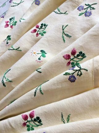 Vintage Cream Linen Hand Embroidered Tablecloth Gorgeous Wild Flowers