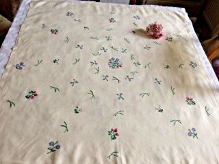 VINTAGE CREAM LINEN Hand EMBROIDERED Tablecloth Gorgeous Wild Flowers 2