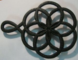 Vintage Trivet Cast Iron 6 Petal Flower & 6 Intertwined Rings Kitchenware Table